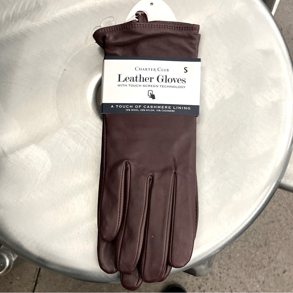 Brand new CHARTER CLUB leather gloves touch screen technology.